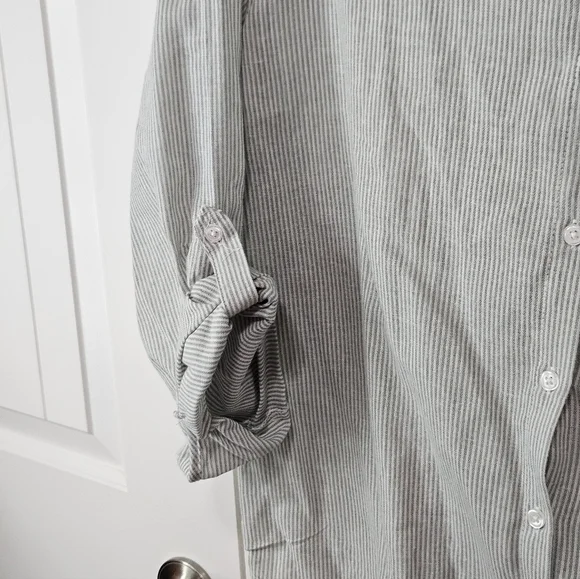 Eden & Olivia White and Green Striped Button-Down Shirt - Picture 3 of 8